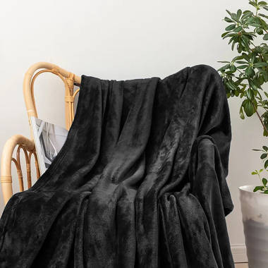 Black crushed velvet online throw